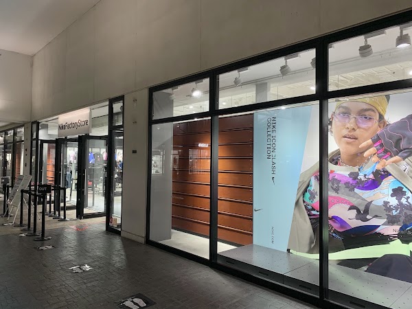 Nike Factory Outlet Store Kisarazu