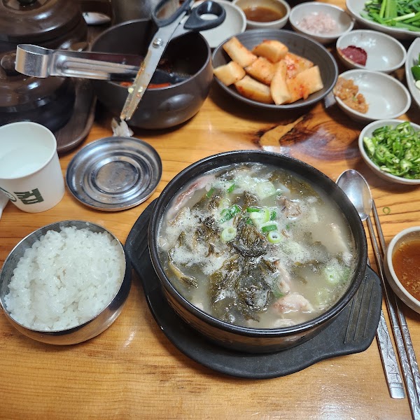Gaegun grandma's pork soup with Korean sausage. 3