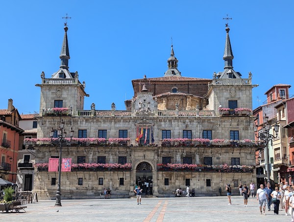Former Town Hall of León 1