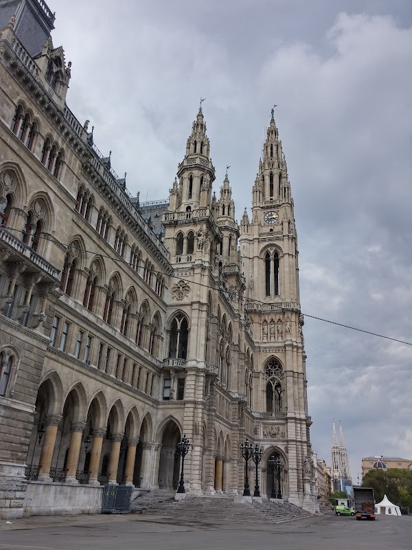 Rathausplatz 1