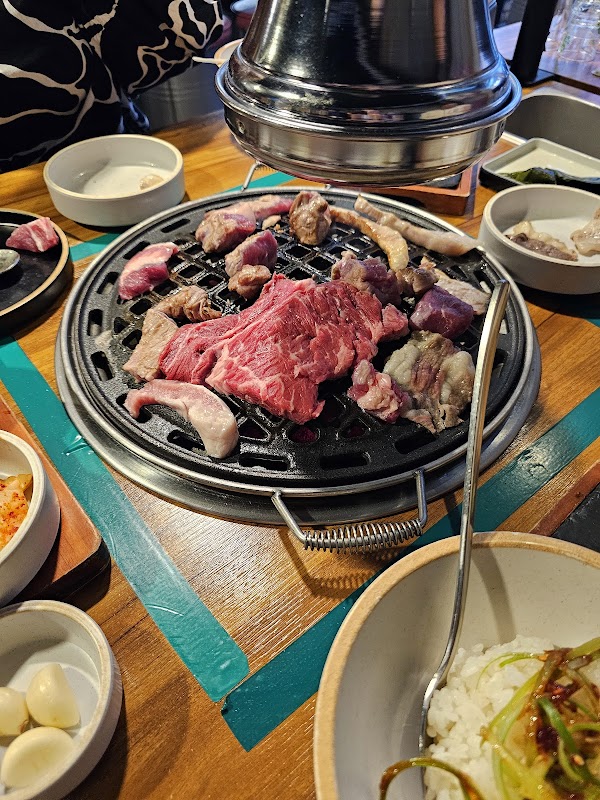 Jeonju Yu Halmeoni Bibimbap Bukchang-dong Main 3