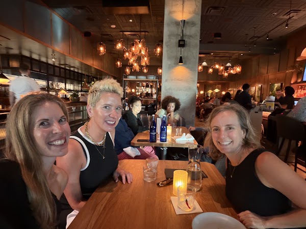 Earls Kitchen + Bar - Nashville Yards 5