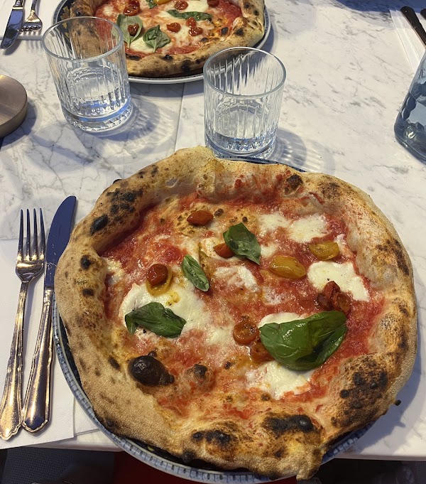 Amalfi Pizza & Gin Cagliari 3