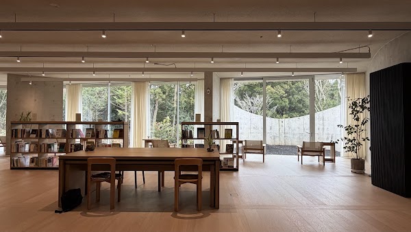 에가톳라이브러리 / egattoc library (tea-house & book)