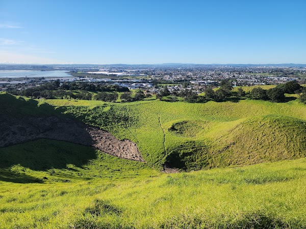 Māngere Mountain
