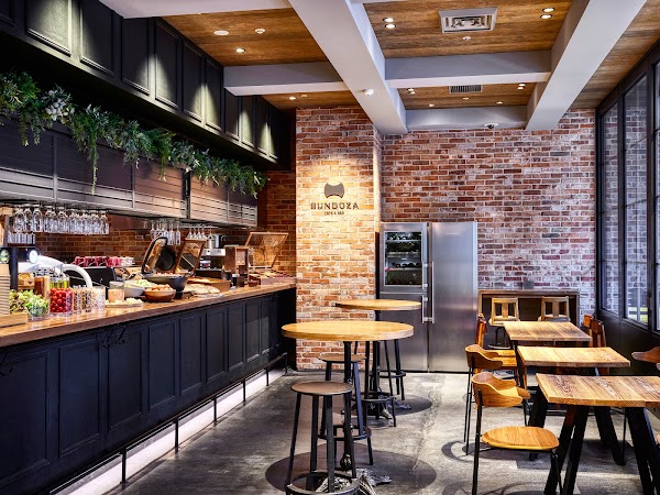 BUNDOZA CAFE & BAR