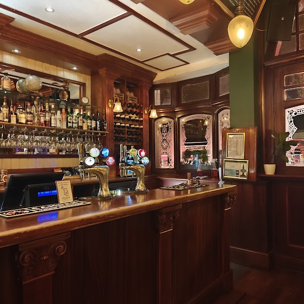 Crown & Anchor 2