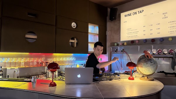 Flow bar & restaurant 3