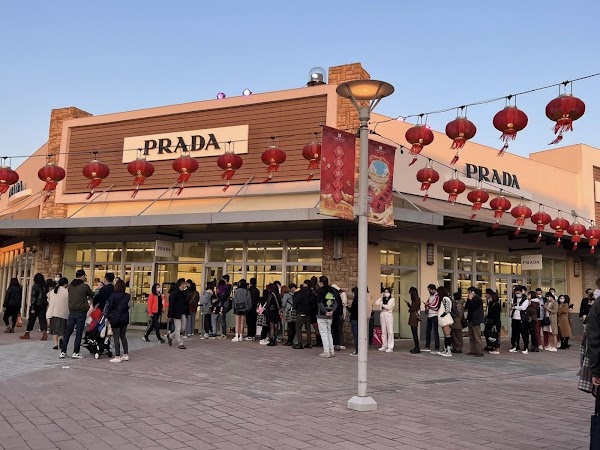 PRADA Gloria Outlets Store 1