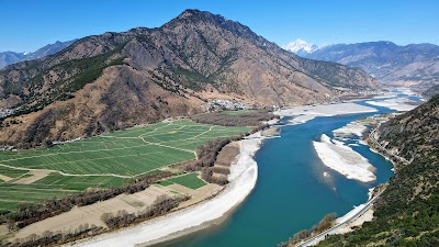 The First Bend of Yangtze River