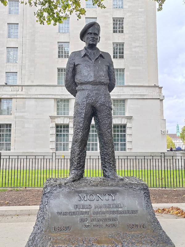 Field Marshal The Viscount Slim statue 1