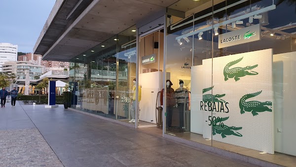 LACOSTE MÁLAGA MUELLE 1