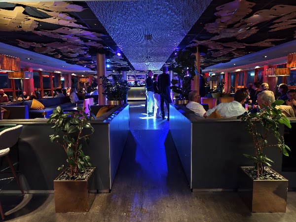 Skyline bar 5