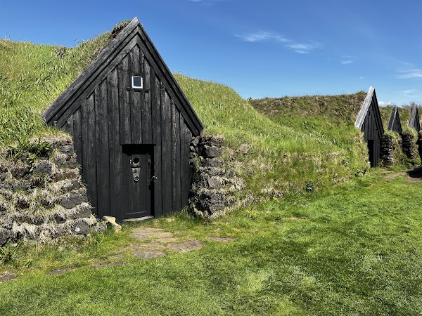 Keldur Turf House