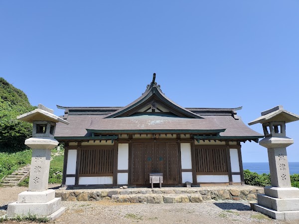 Munakata Taisha: Okitsu-miya Yohaisho 1