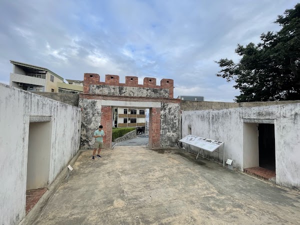 Xiongzhen North Gate 4
