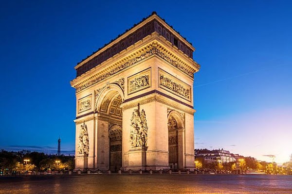 Champs-Elysées-Clémenceau