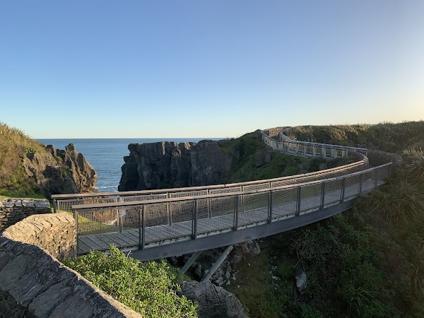 Pancake Rocks and Blowholes Track 2