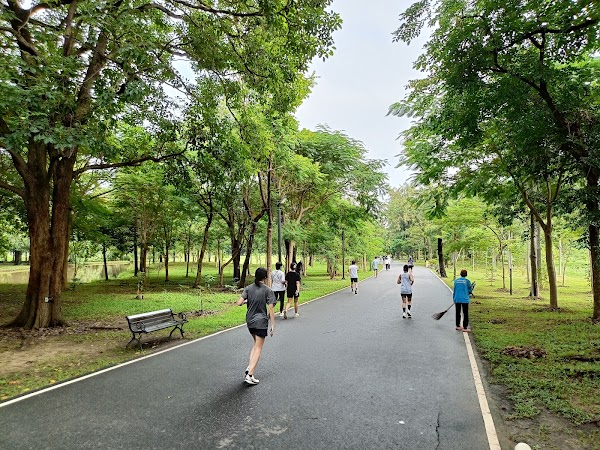 Wachirabenchathat Park (Rot Fai Park) 4