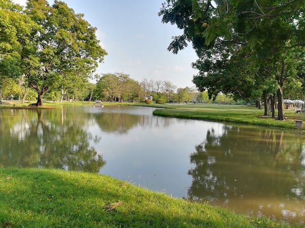 Wachirabenchathat Park (Rot Fai Park) 2