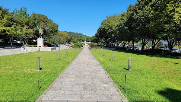 Dongnimmun Arch (Independence Gate) 4