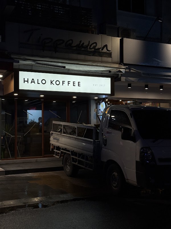 HALO Koffee , Sukhumvit 33/1 (Japan Town)
