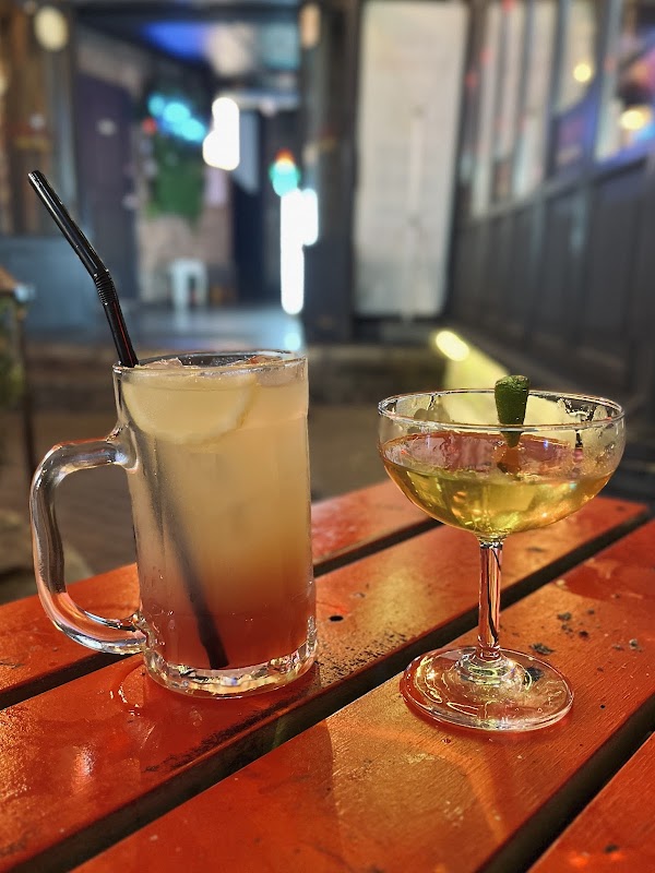 Corner Pub 4