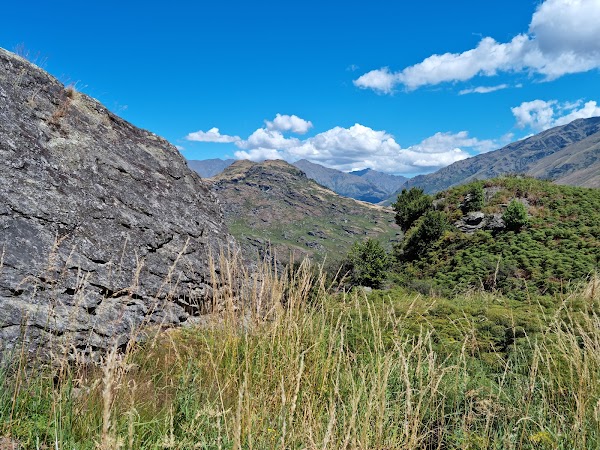 Rocky Mountain Lake Wānaka viewpoint 4