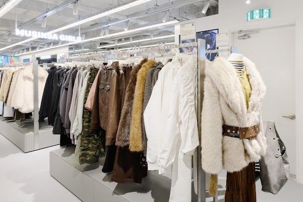 무신사 스토어 명동 (MUSINSA Store Myeongdong) 2