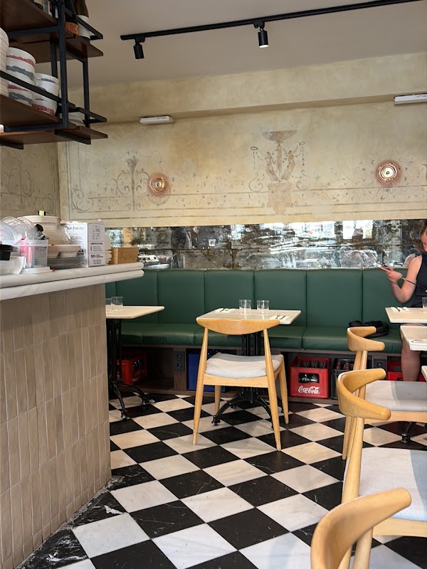 Salut Bistro 2