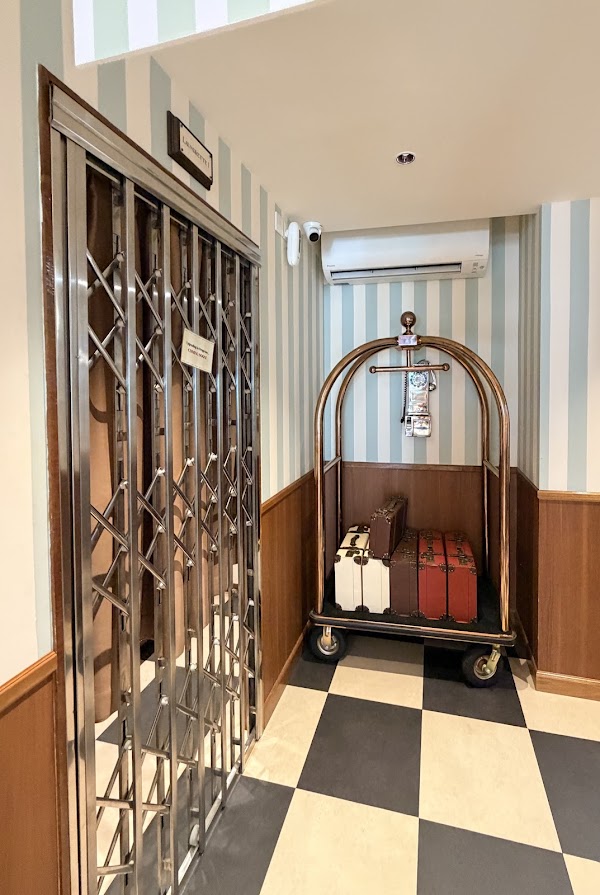 Manner Hotel by Photomanner