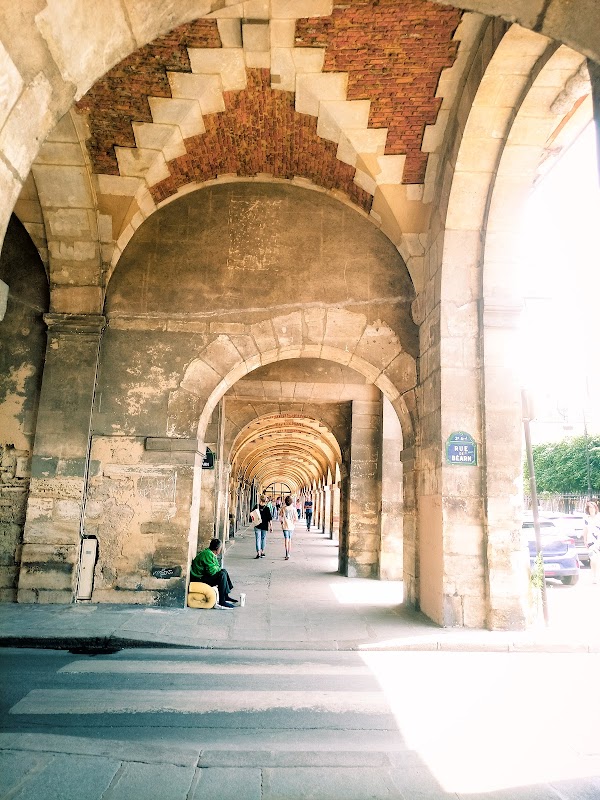 Place des Vosges 4