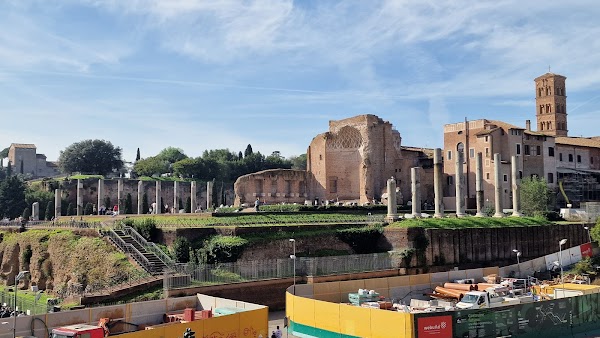 Temple of Venus and Rome 4