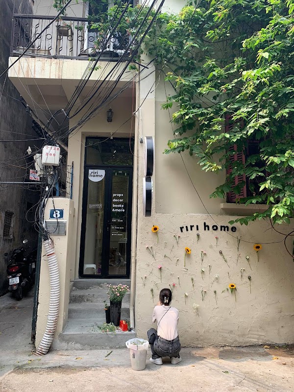 The Bookshelf Hanoi | English Books • Library • Stationery ✨📚🦔🎟️