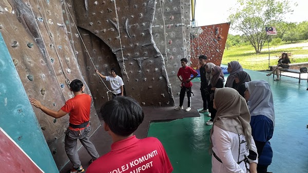 Sabah Indoor Climbing Centre 3