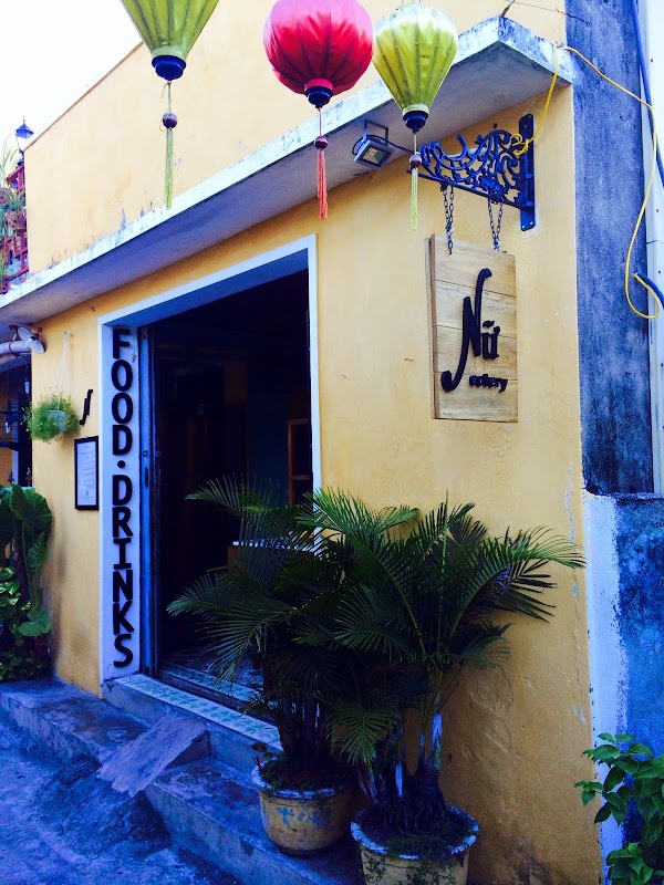 Nữ Eatery