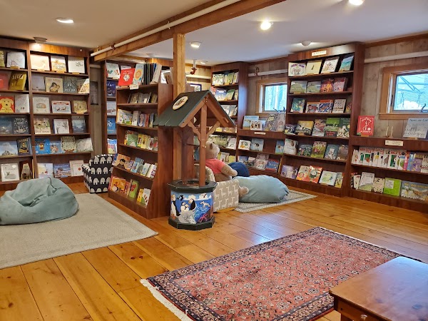 Owl & Turtle Bookshop Café 4