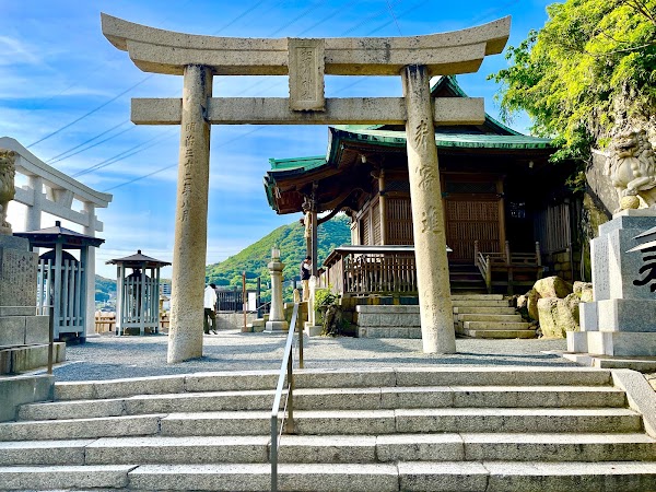 Mekari Shrine 4