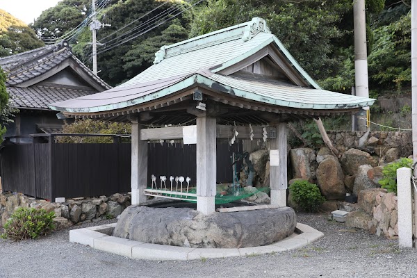Mekari Shrine 3