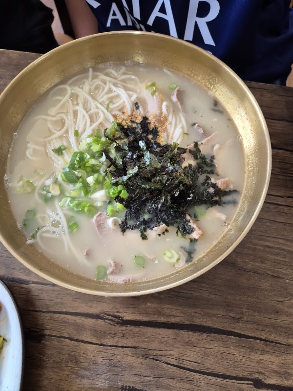 웃뜨르항아리