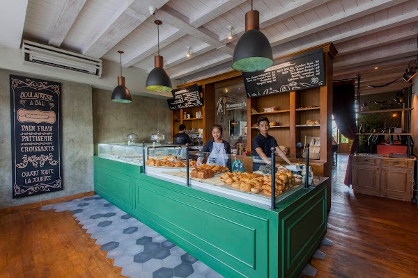 Monsieur Spoon - Petitenget Bali