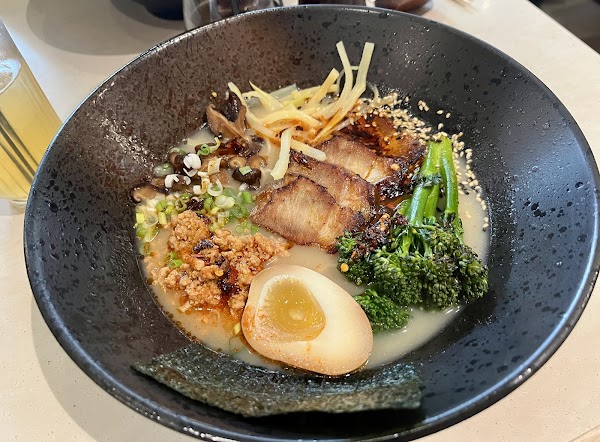 L Ü C K Y - RAMEN | SUSHI | COCKTAILS - ANCOATS 4