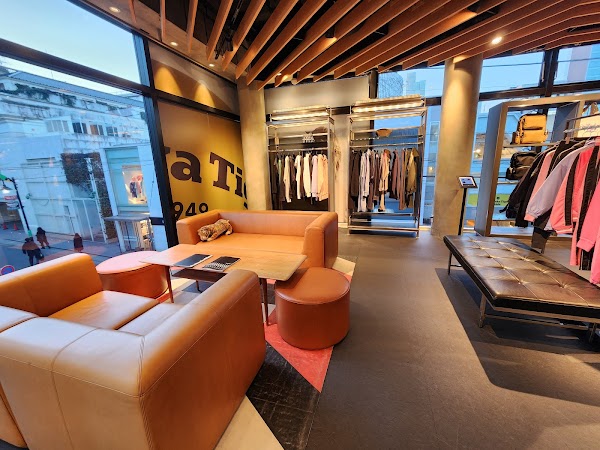 Onitsuka Tiger Omotesando Store 4