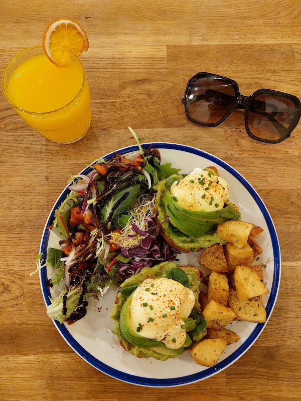NOVELA - COFFEE / BRUNCH / COCKTAILS 4