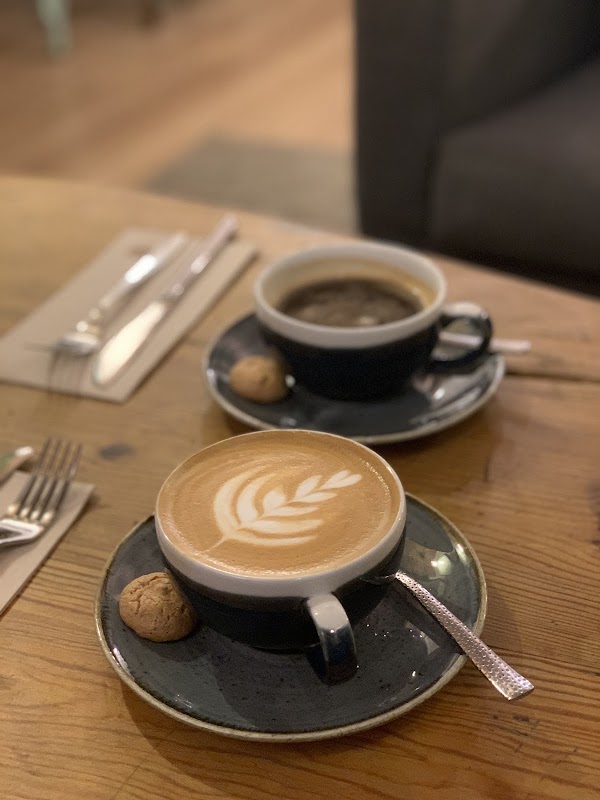 NOVELA - COFFEE / BRUNCH / COCKTAILS 3