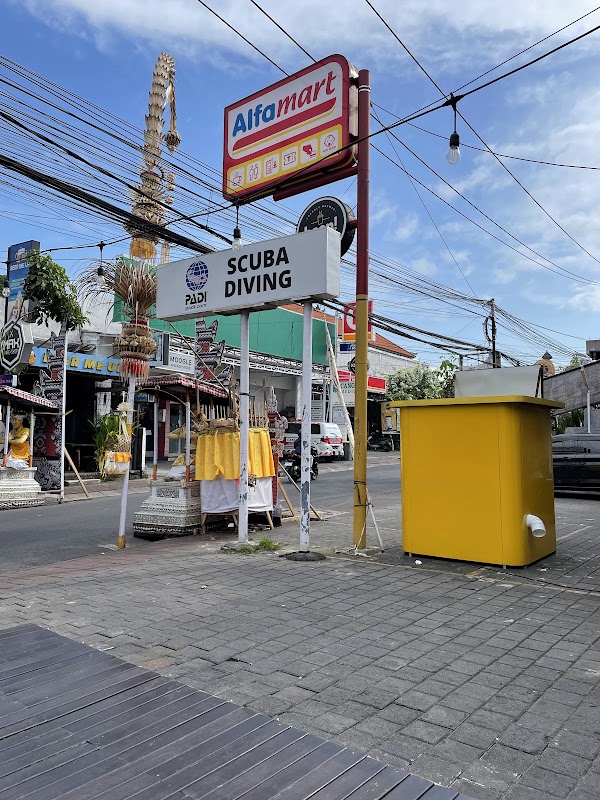 Alfamart Raya Canggu Batu Bolong
