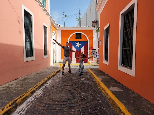 Callejón de la Puerta con la Bandera