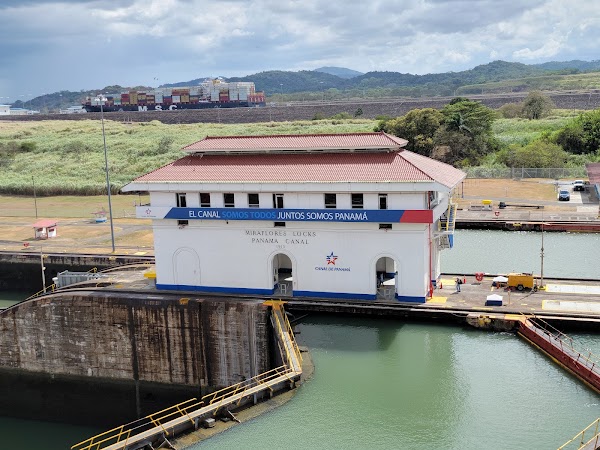 Miraflores Locks 1