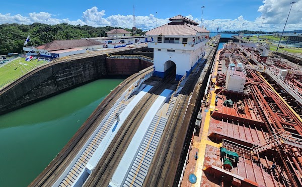 Miraflores Locks 4