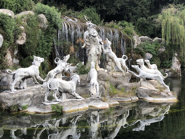Fountain of Diana and Actaeon 1